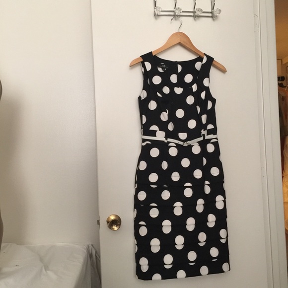 DONATED AGB polka dot dress with white belt - Picture 2 of 8
